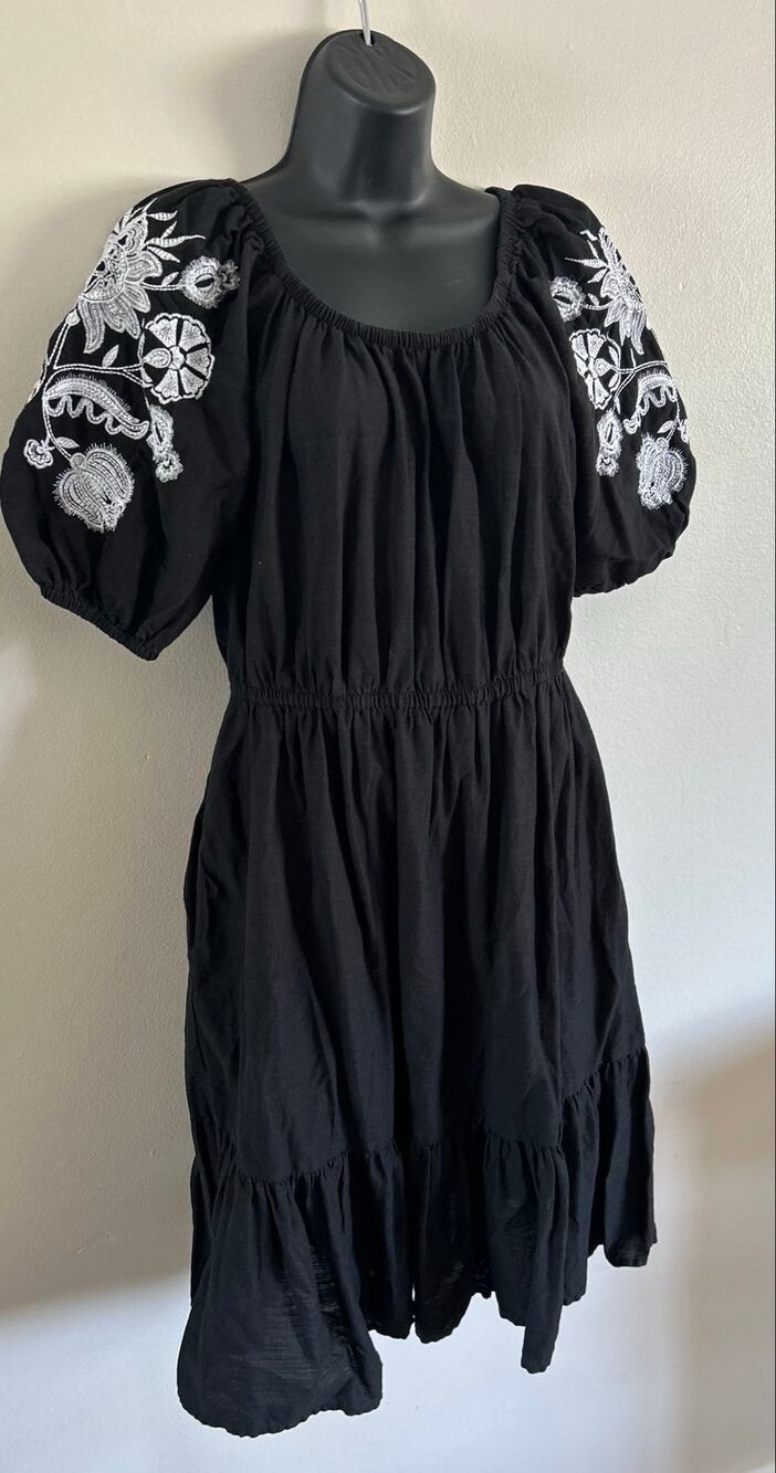 Knox Rose Women’s Small Black Embroidered Puff Sleeve Boho Peasant Dress